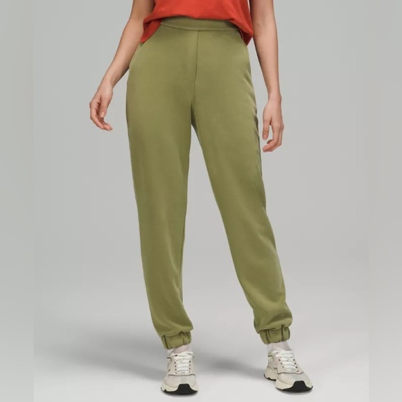 LULULEMON | high rise soft streme pant | size 6 - Picture 2 of 7
